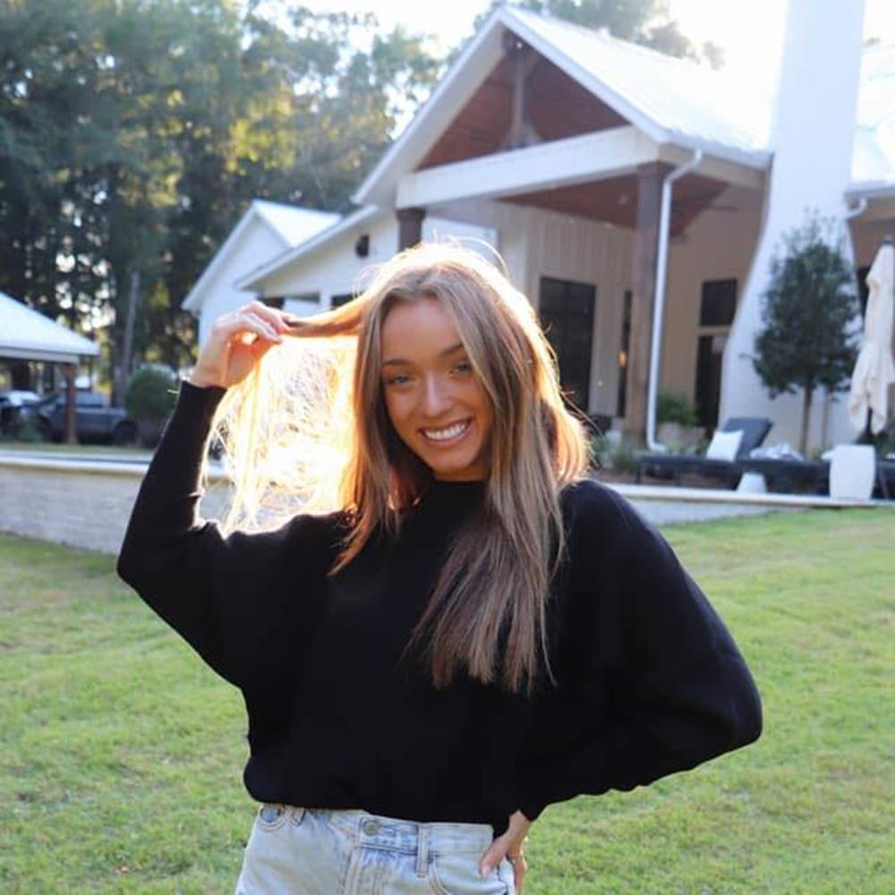 Meet your Posher, Elissa